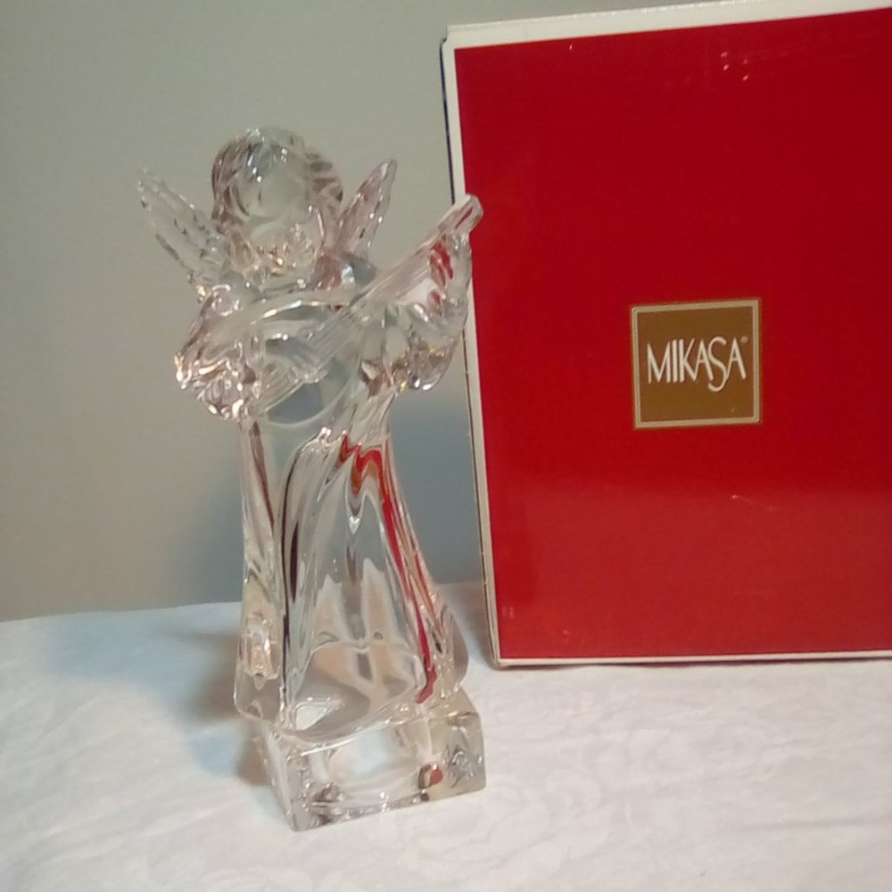 Mikasa angel with mandolin - Picture 1 of 7